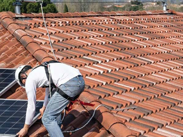 lavori sui tetti in sicurezza